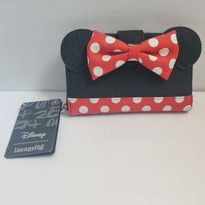 🆕 Loungefly Disney Minnie Mouse traditional red & black polkadot zipper wallet